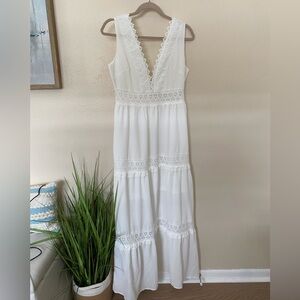 Elegant White Lace Maxi Dress